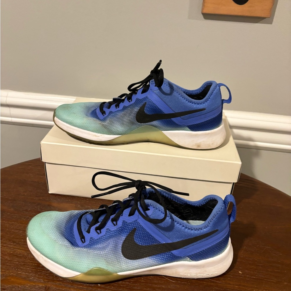 Women's Nike Sneakers - blue/light blue - gently used Size 7.5 - Picture 1 of 7